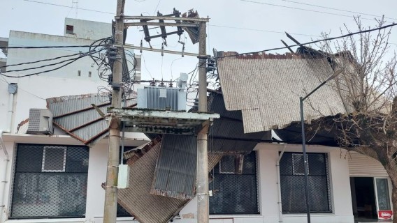 Despliegan operativo de Defensa Civil en Las Rosas y San Genaro tras el fuerte temporal