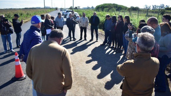 Puerto San Martín inauguró otro tramo pavimentado de calle Héroes de Malvinas, en el límite con Timbúes