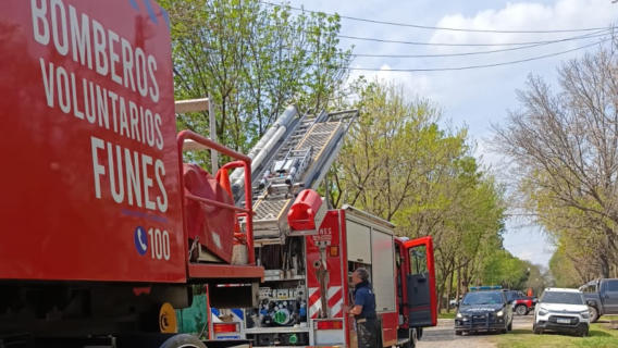 Dos personas heridas fue el saldo de un incendio en una casa en Funes