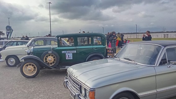 Los clubes de autos antiguos apuestan a preservar el patrimonio