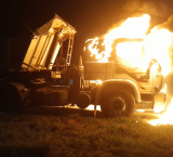 Susto en la autopista Rosario-Buenos Aires por el incendio de un camión