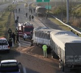 El mal estado de la autopista a Córdoba obliga a los camiones a ir por la izquierda