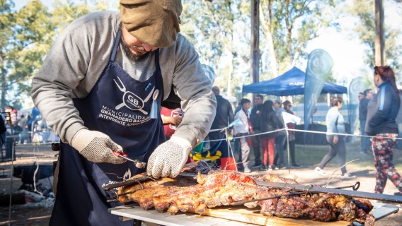 Granadero Baigorria celebra la Semana de Mayo con asado a la estaca