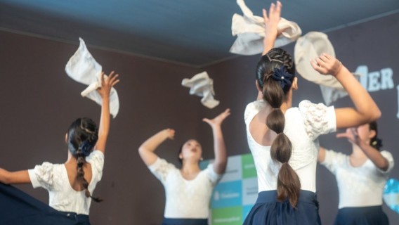 Se desarrolló con éxito el primer Encuentro de Danzas 