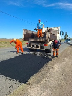 Avanzan obras de pavimento y bacheo en Manuel Ocampo y Pinzón