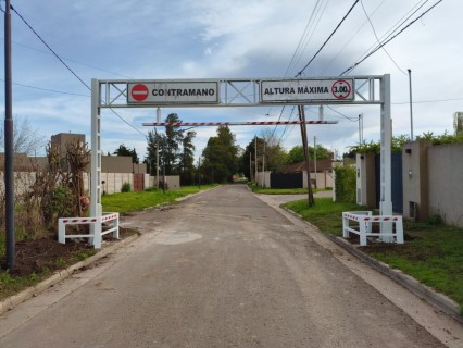 Se instalaron los limitadores de altura sobre calle Mansilla